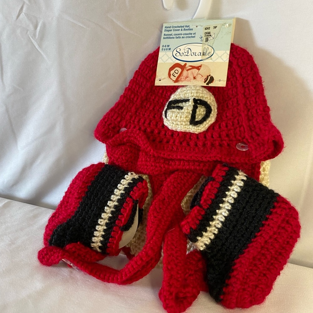 NWT hand crocheted hat, diaper cover and booties size 0-6 m. FD style - Picture 3 of 5
